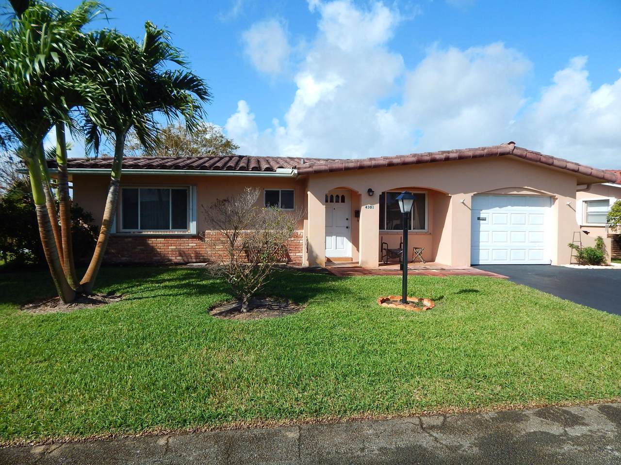 4301 12th Way - Photo 1