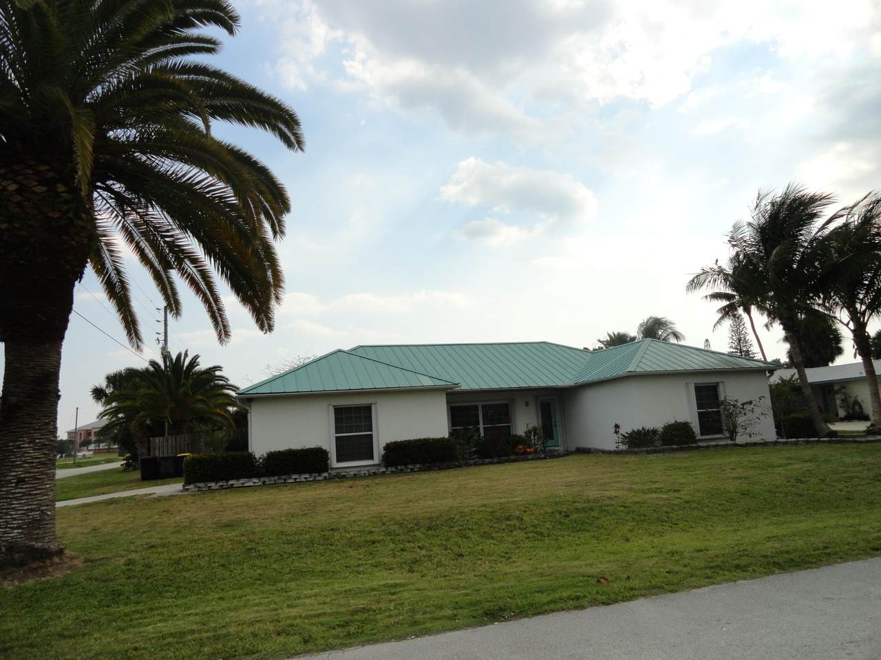 1577 Thumb Point Drive - Photo 1