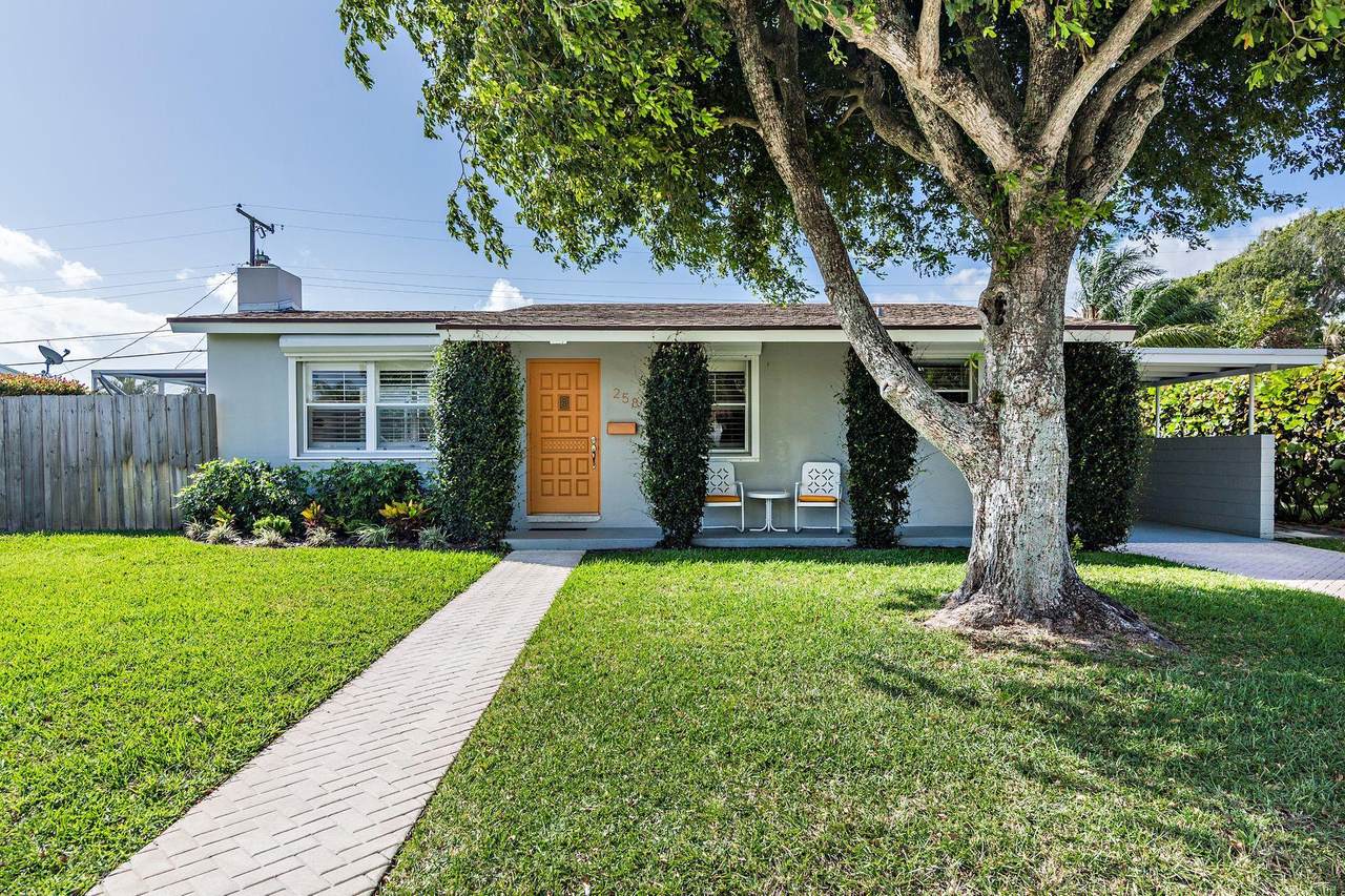 258 Rutland Boulevard - Photo 1