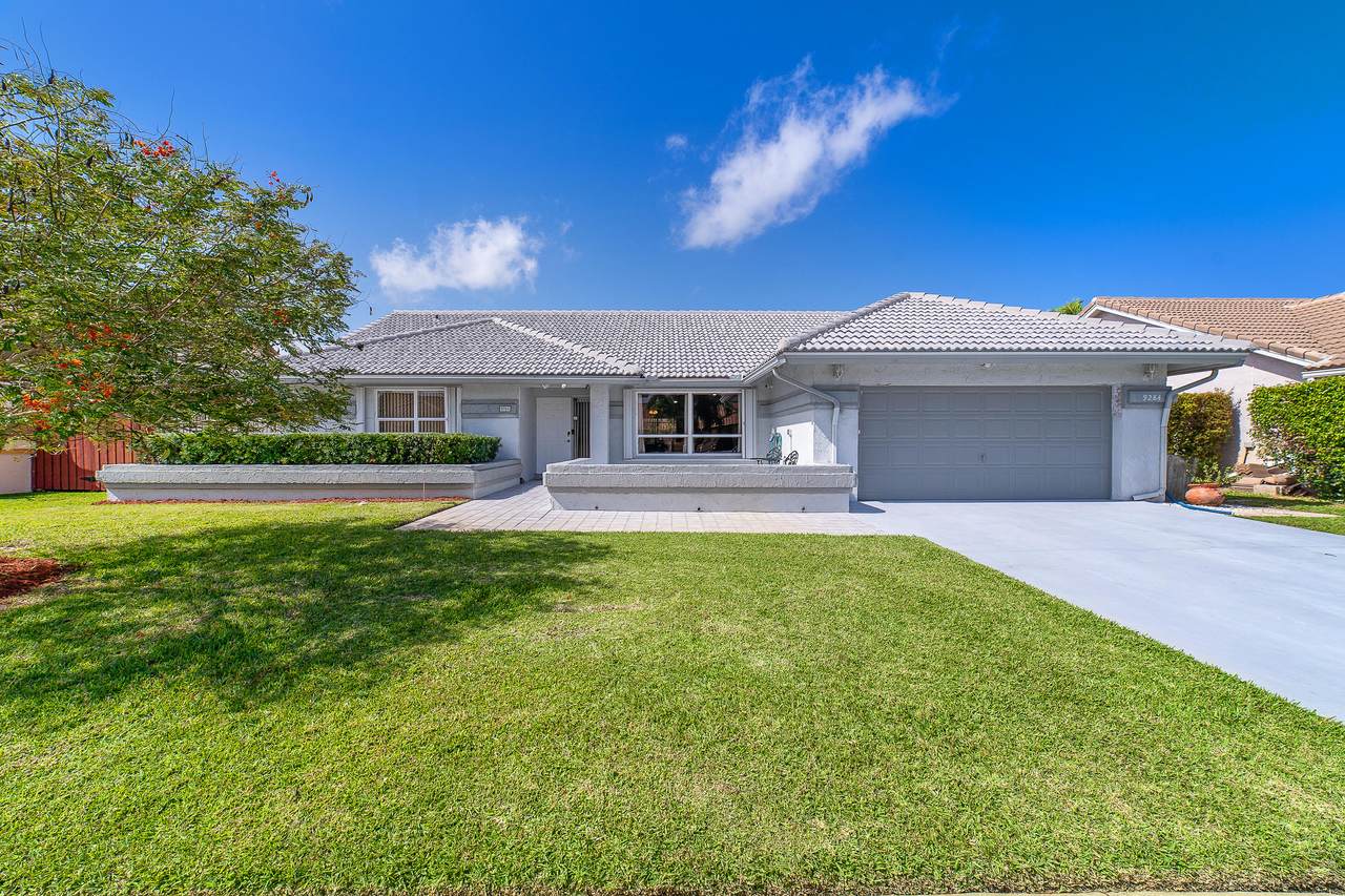 9284 Laurel Green Drive - Photo 1