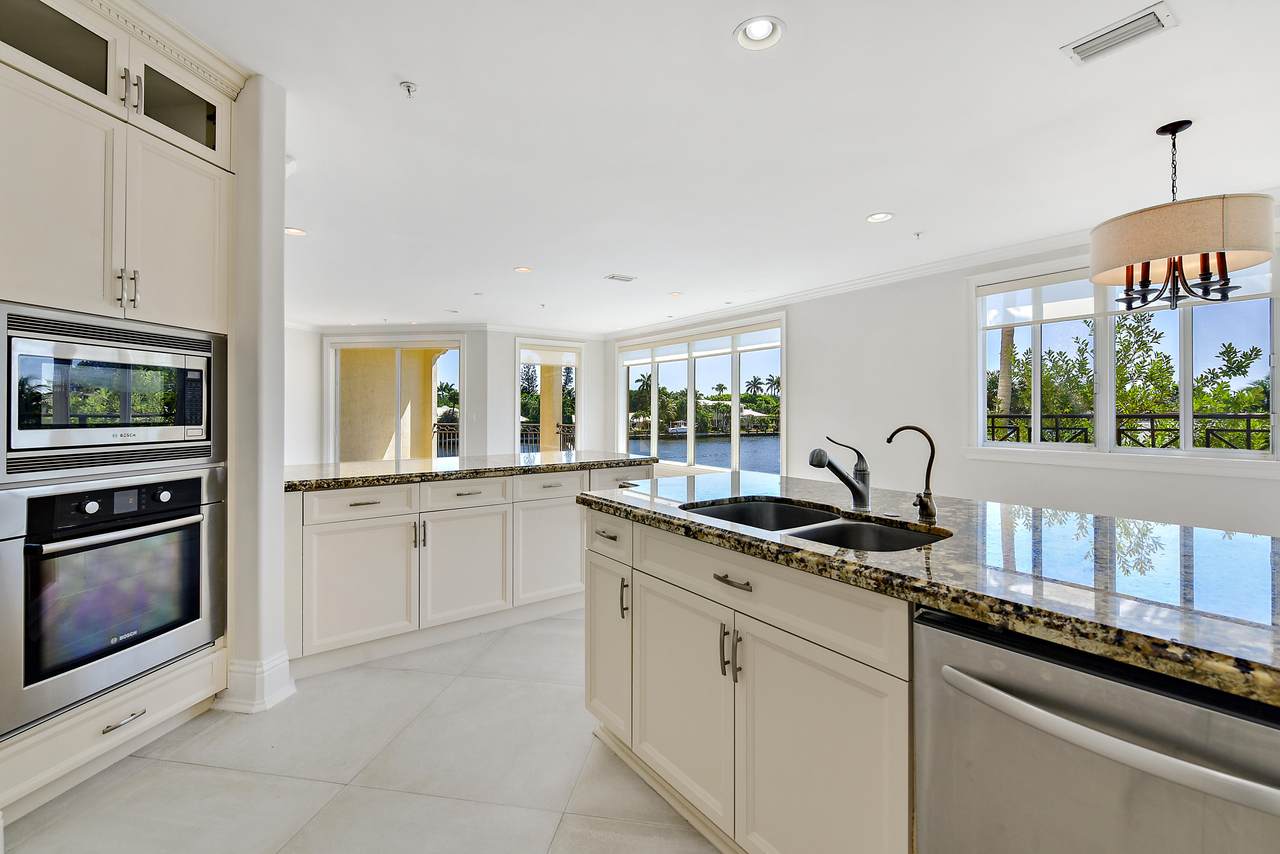 3071 Waterside Circle - Photo 1