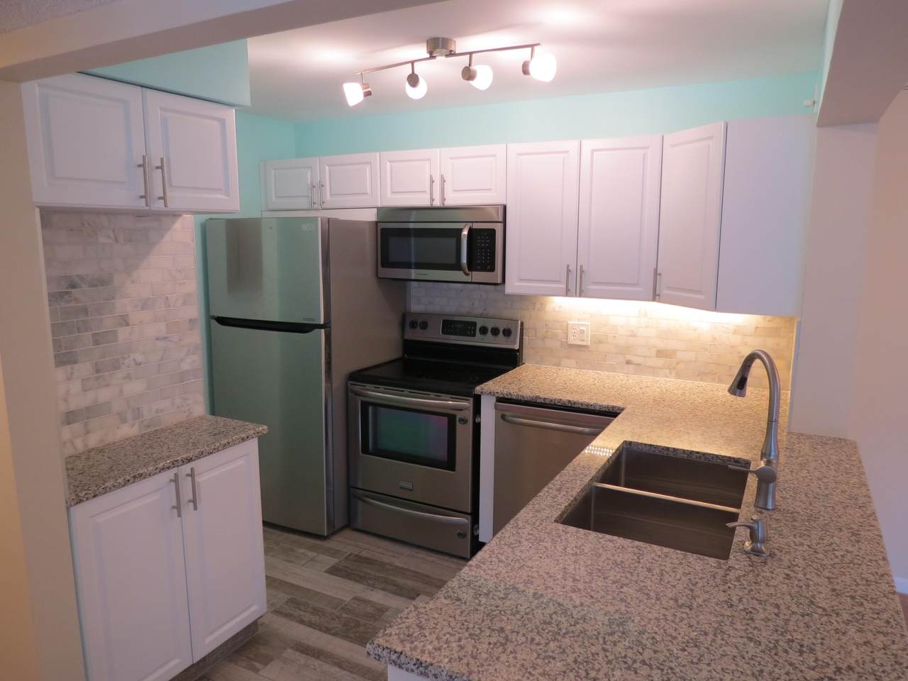 203 Foxtail Drive - Photo 1