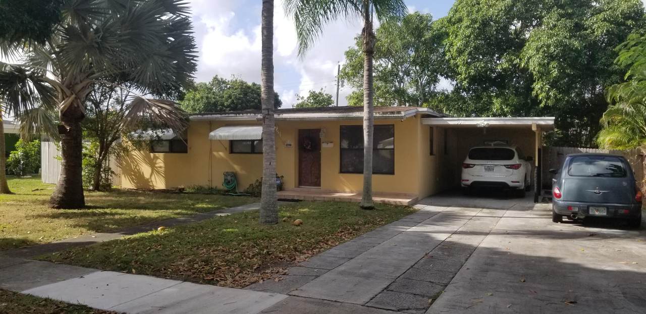 5601 Hobart Avenue - Photo 1