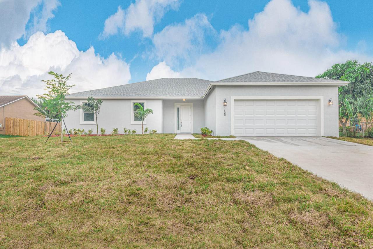 1090 Benchor Avenue - Photo 1