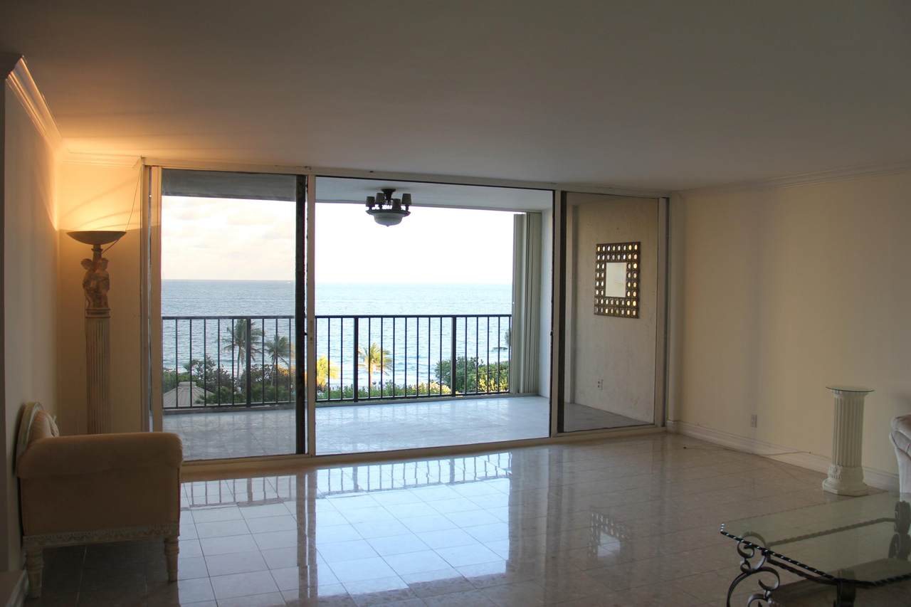 1905 Ocean Boulevard - Photo 1
