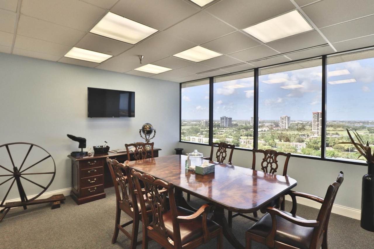 1550 Palm Beach Lakes Blvd - Photo 1