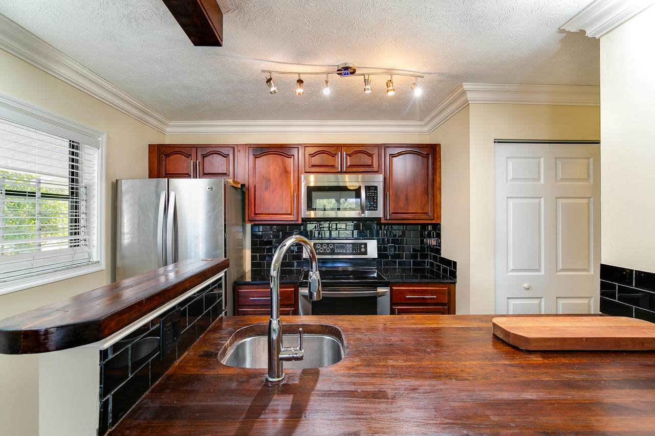 6535 Federal Highway - Photo 1
