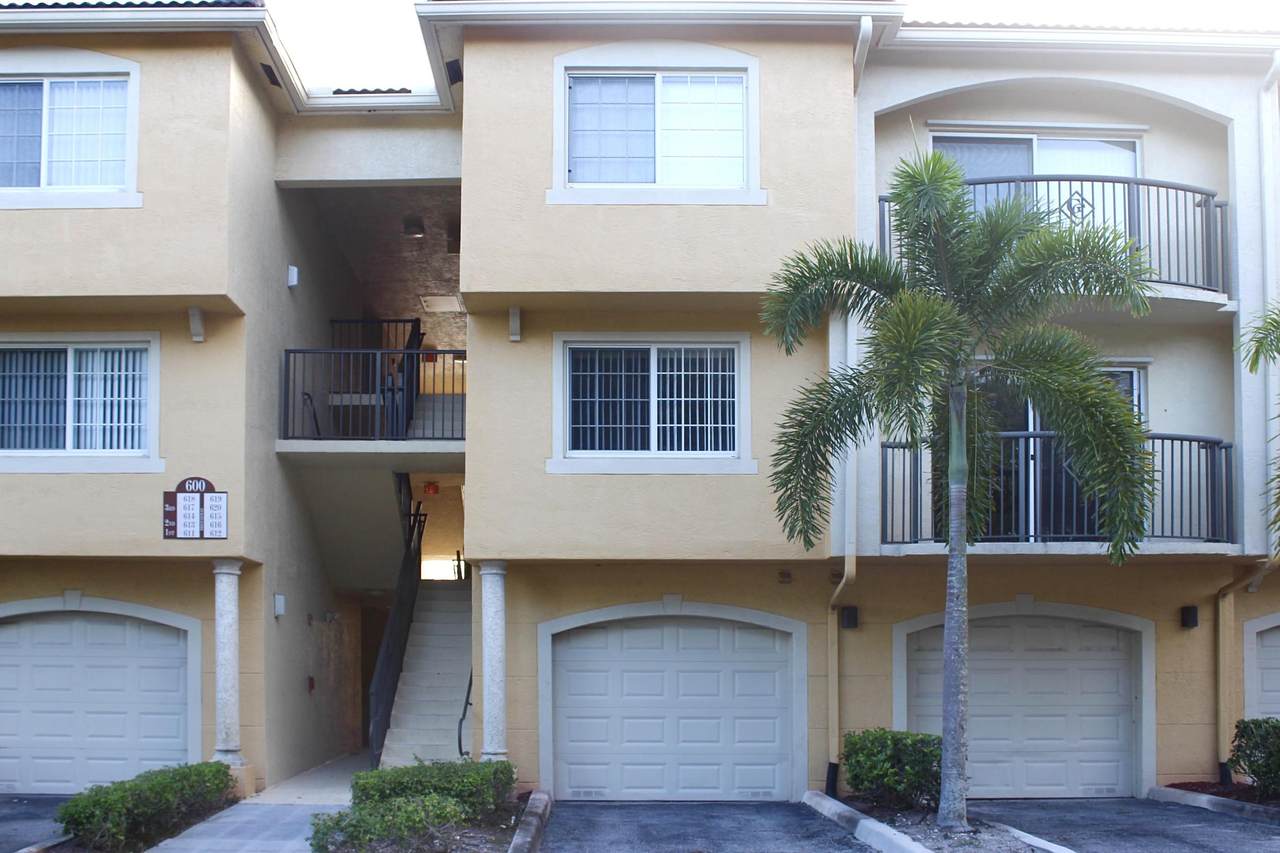 600 Crestwood Court - Photo 1