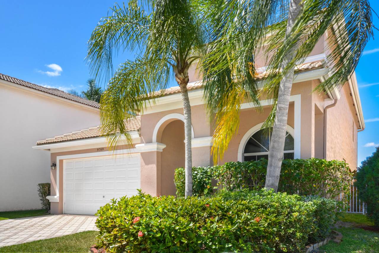 9789 Vineyard Court - Photo 1