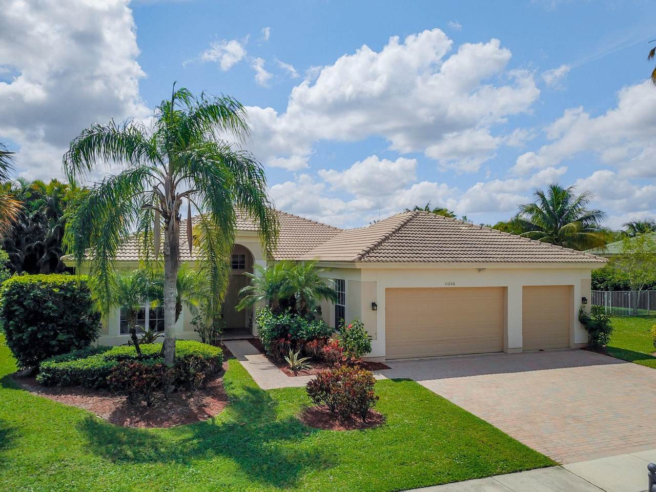 11206 Manderly Lane - Photo 1