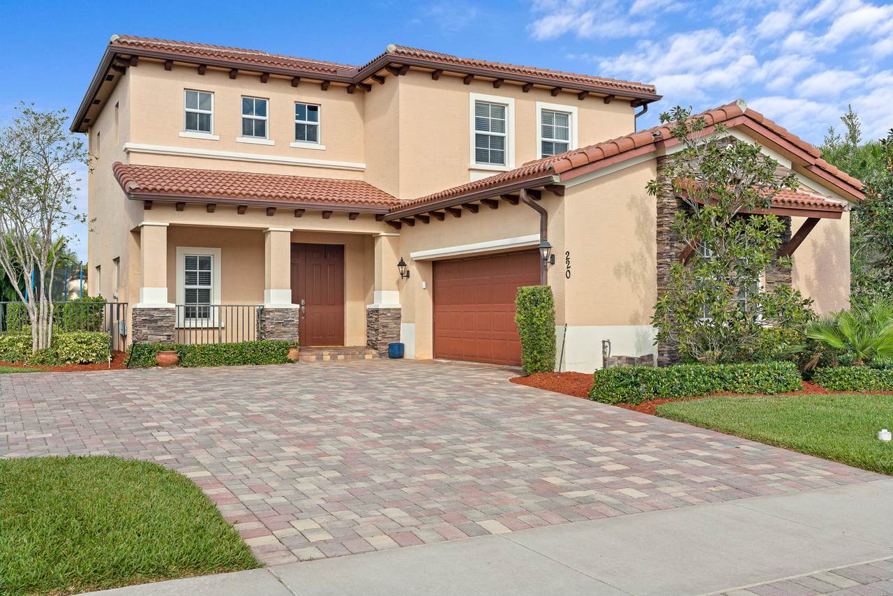 220 Andros Harbour Place - Photo 1