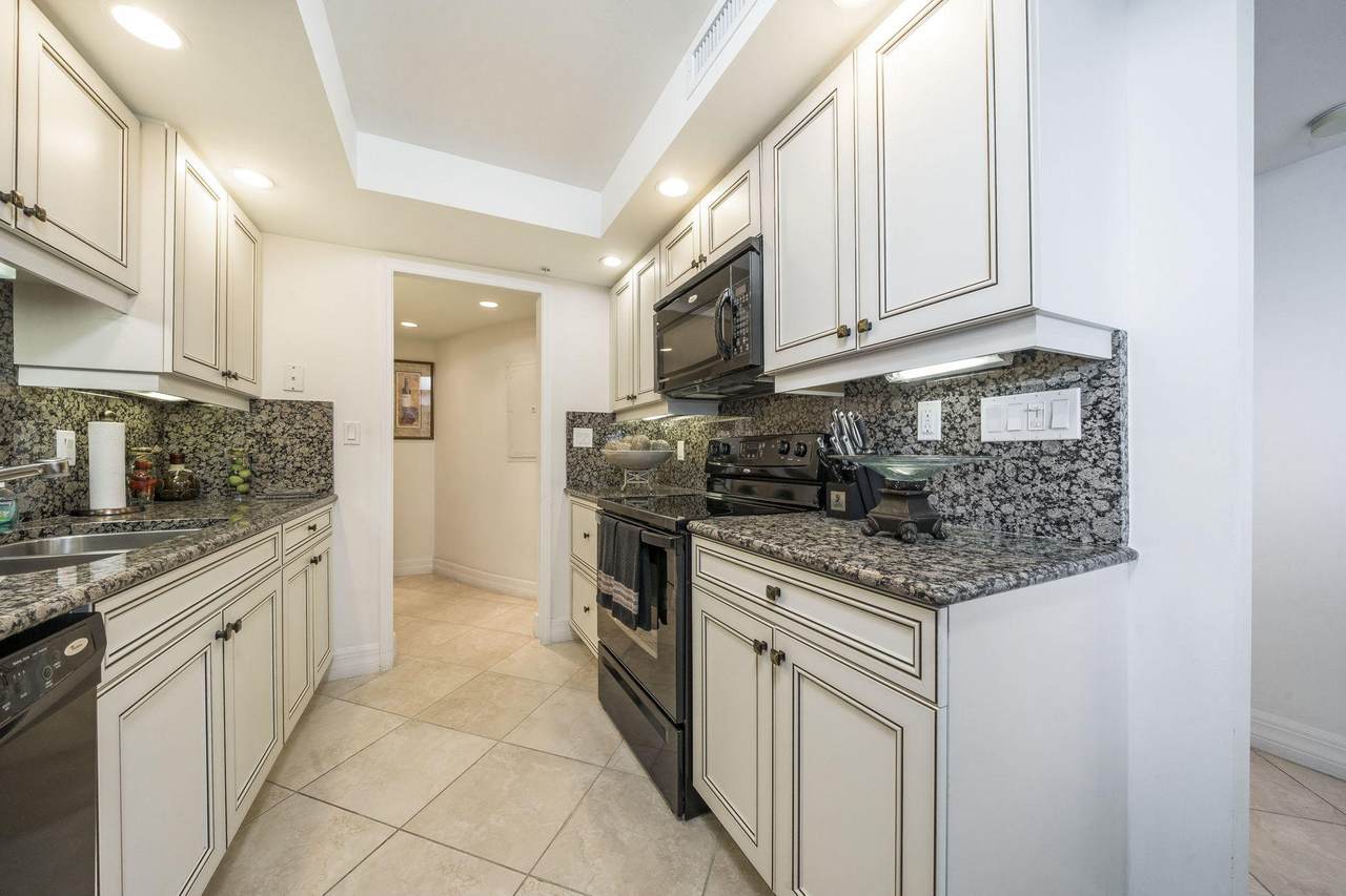 3000 Ocean Drive - Photo 1