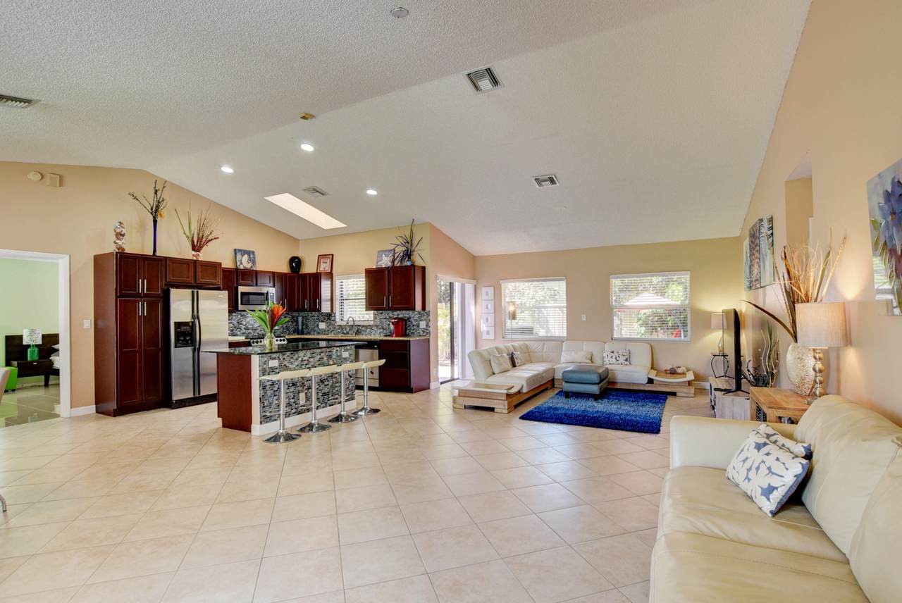 3088 Cardinal Drive - Photo 1 3088 Cardinal Drive - Photo 1