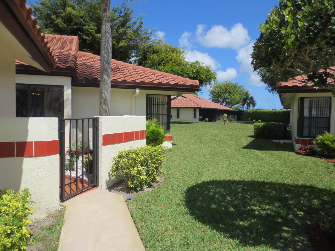 10927 Dolphin Palm Court - Photo 1 10927 Dolphin Palm Court - Photo 1