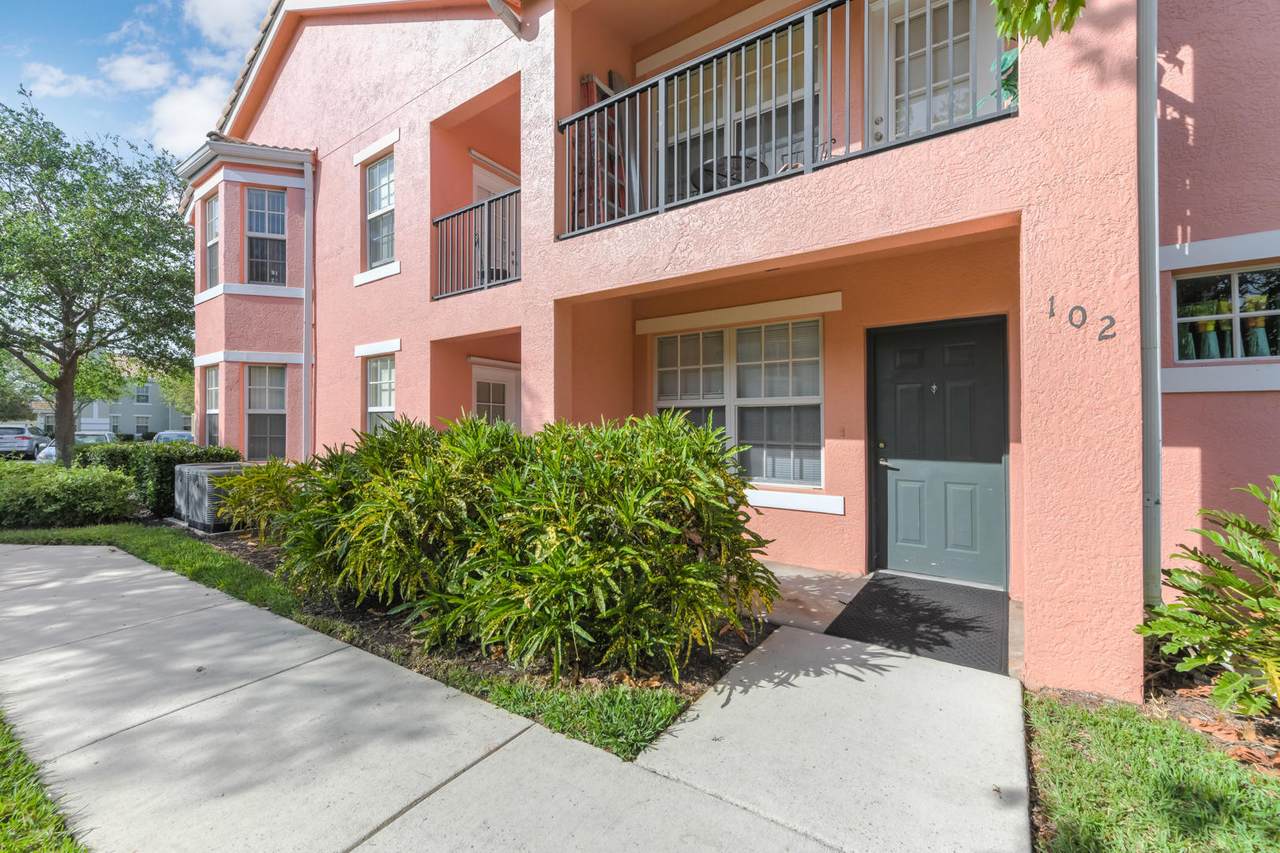 132 Peacock Boulevard - Photo 1