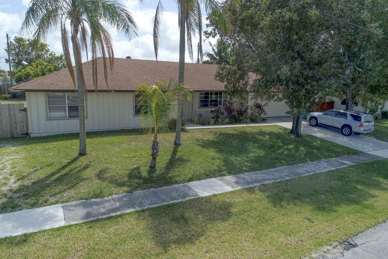 340 10th Avenue - Photo 1