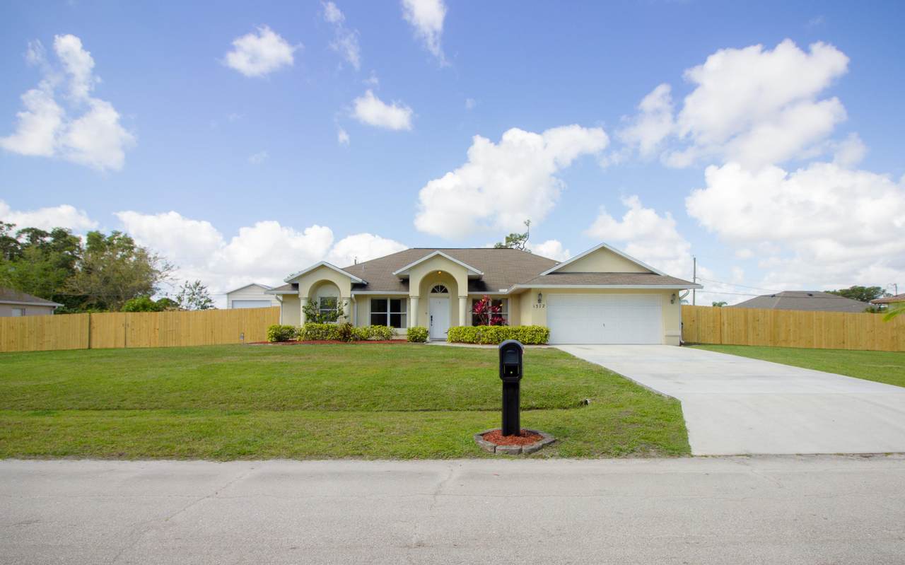 1372 Proctor Lane - Photo 1 1372 Proctor Lane - Photo 1
