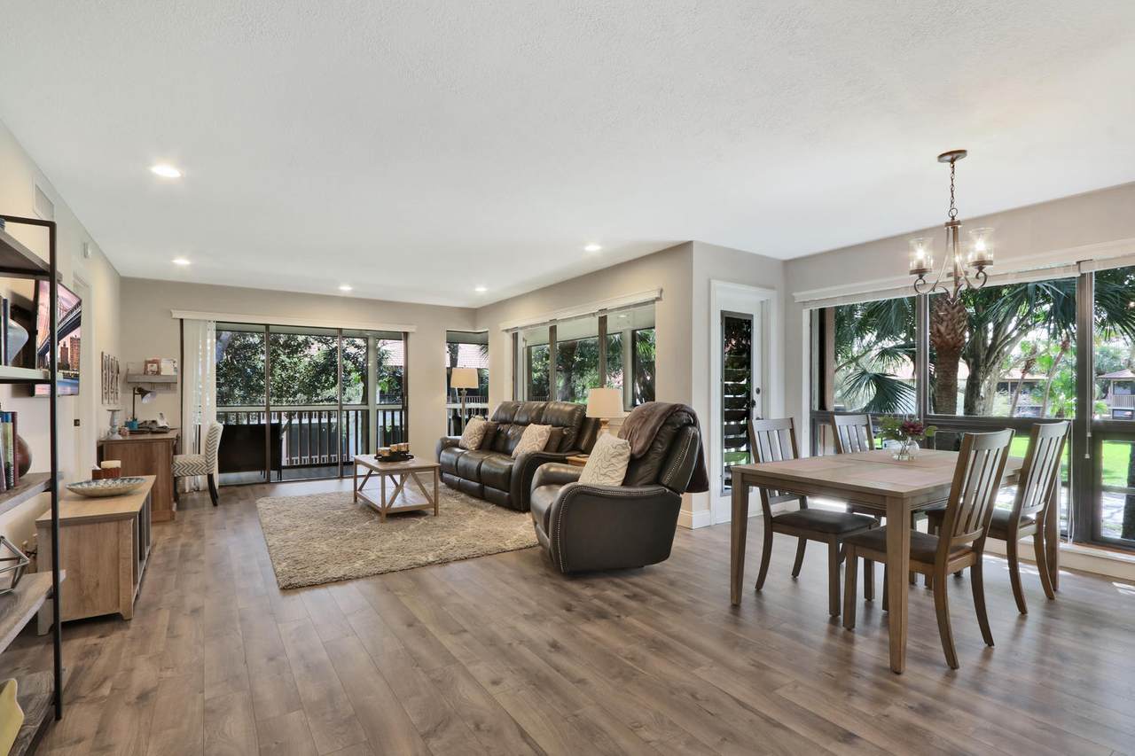 165 Brackenwood Road - Photo 1 165 Brackenwood Road - Photo 1