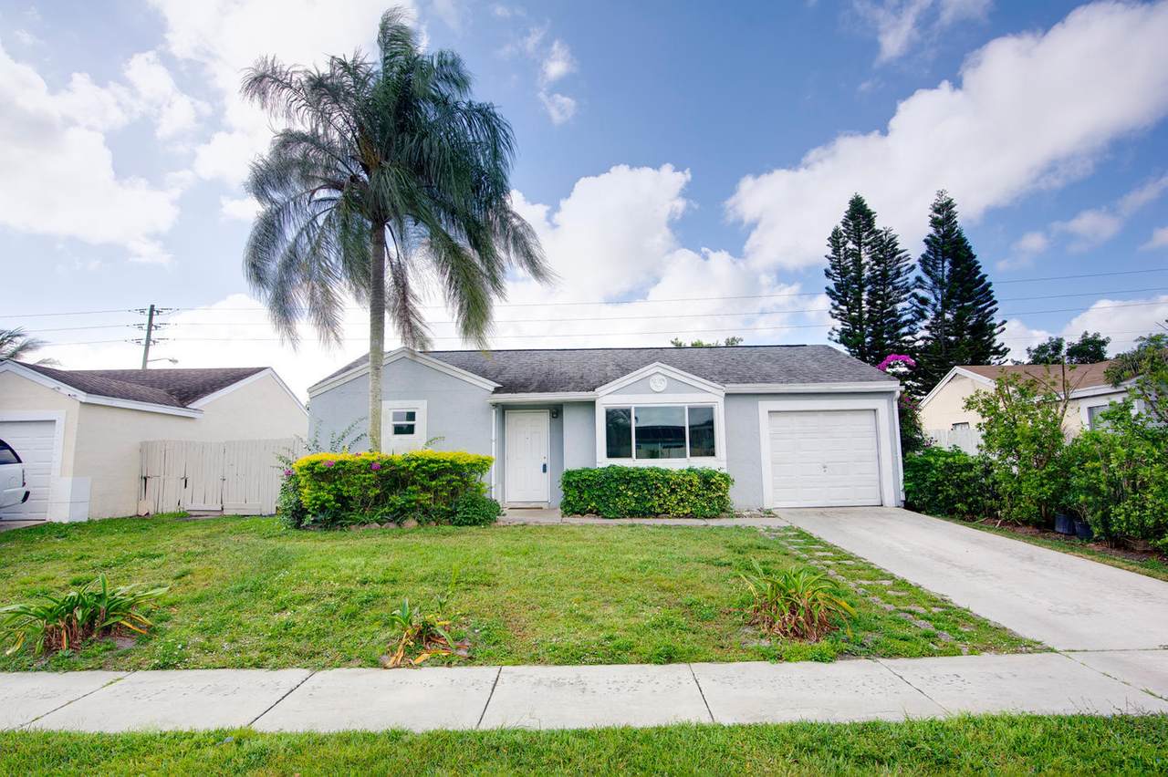 18905 Cloud Lake Circle - Photo 1