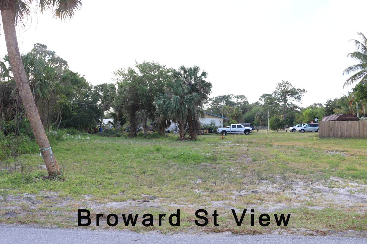 5033 Front Avenue - Photo 1