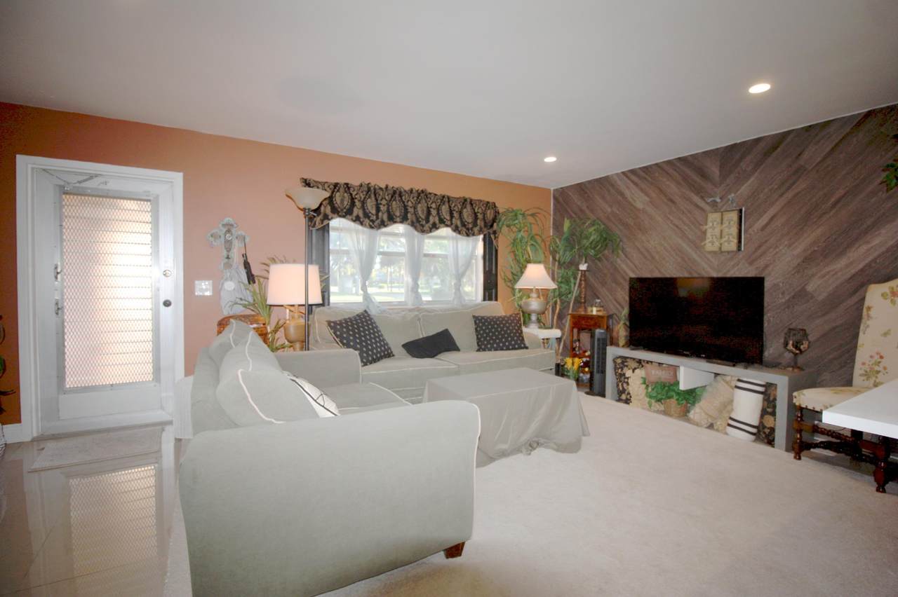 71 Valencia C - Photo 1