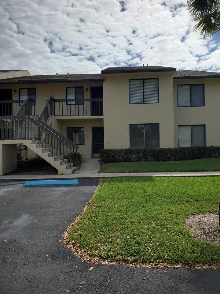 6660 Somerset Drive - Photo 1