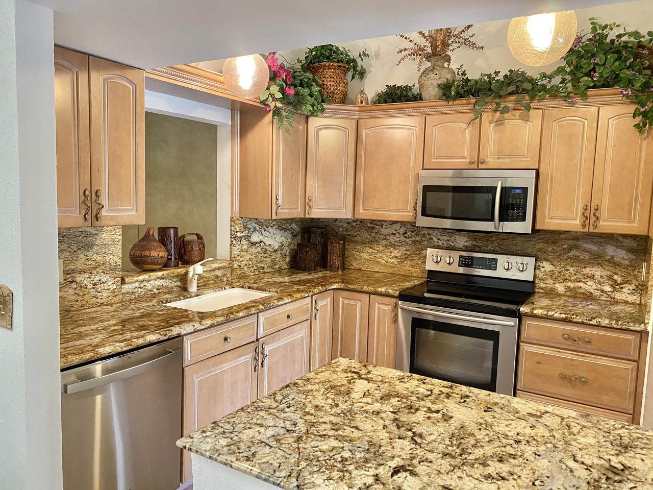 6642 Thornhill Court - Photo 1