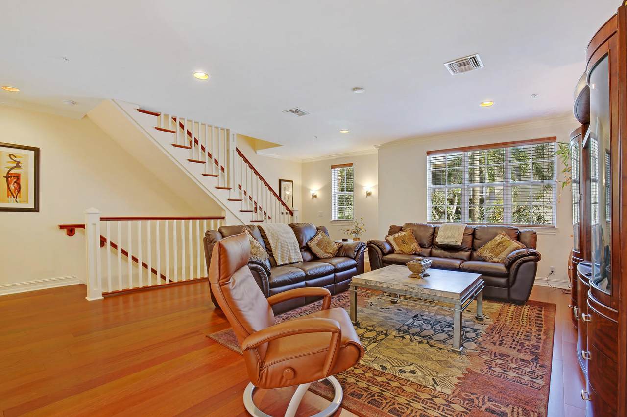 335 Mallory Circle - Photo 1