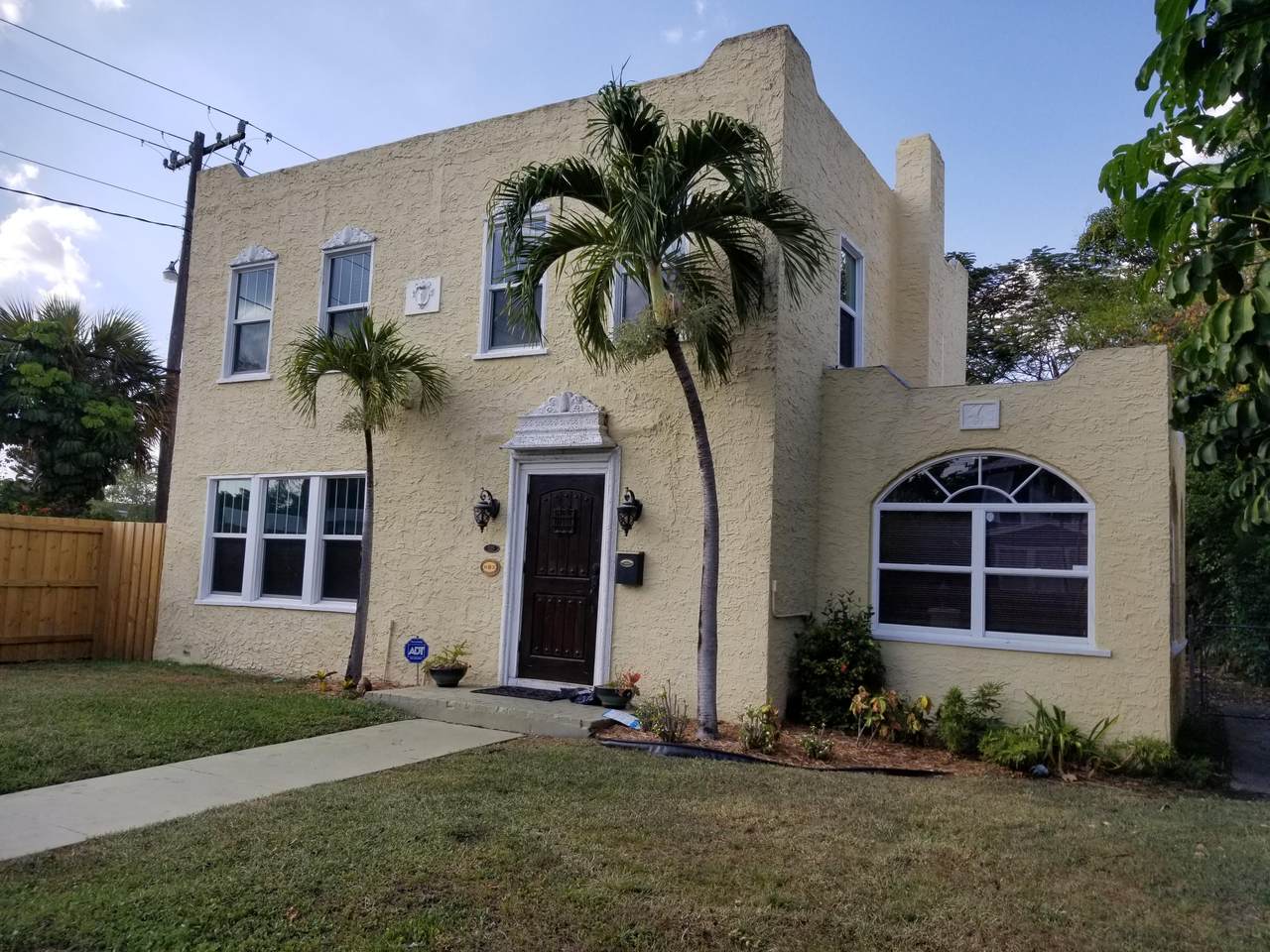 535 28th Street - Photo 1
