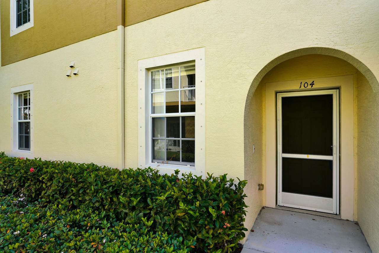 1550 Wilshire Place - Photo 1