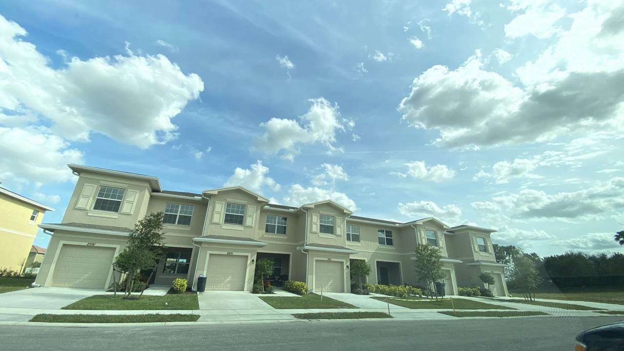 2850 Treviso Circle - Photo 1 2850 Treviso Circle - Photo 1