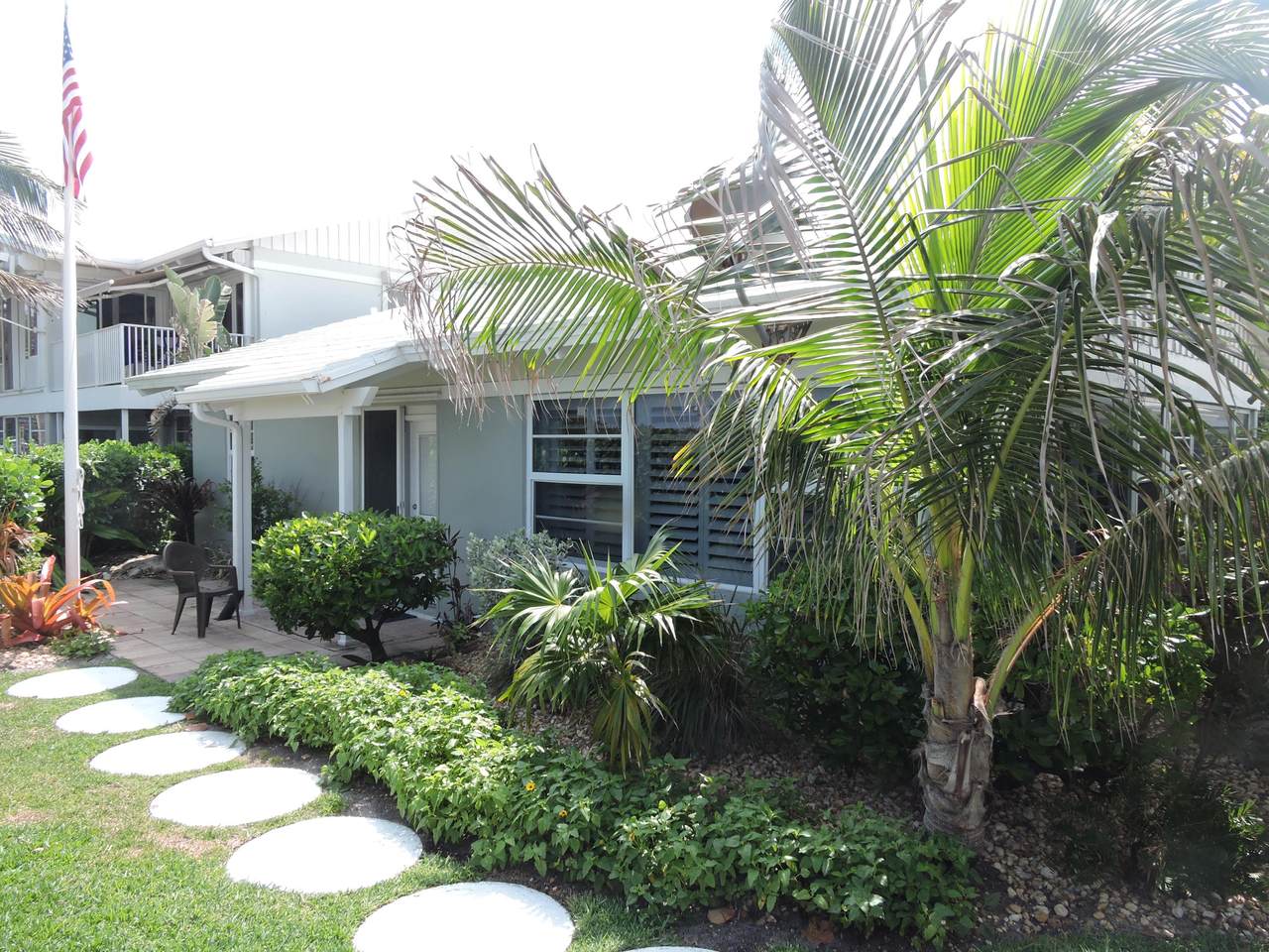 320 Ocean Boulevard - Photo 1 320 Ocean Boulevard - Photo 1