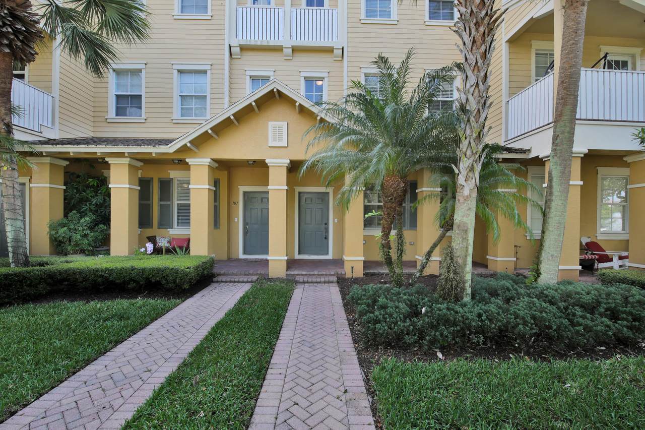 111 Thatch Palm Circle - Photo 1 111 Thatch Palm Circle - Photo 1