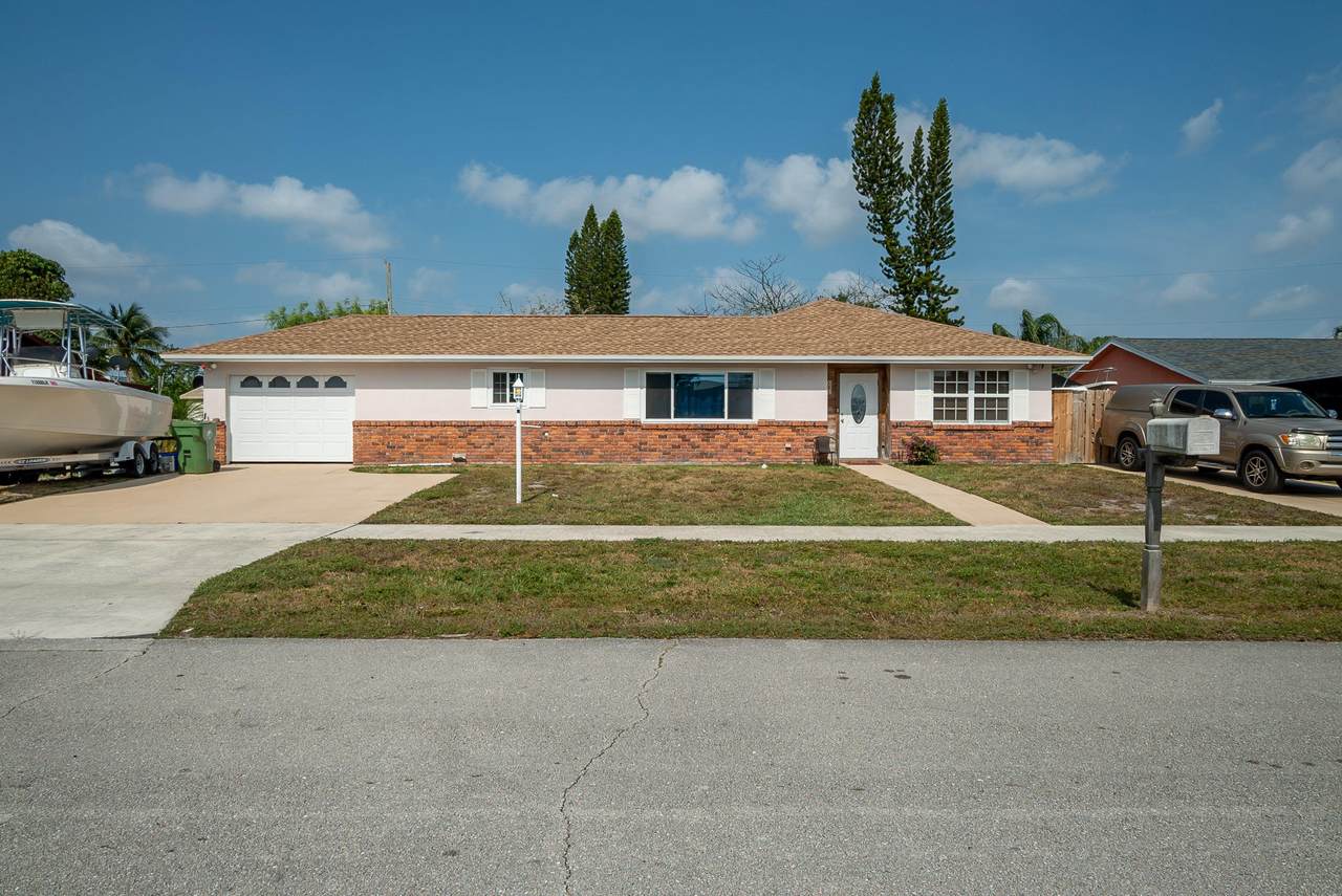 121 Yucatan Drive - Photo 1 121 Yucatan Drive - Photo 1