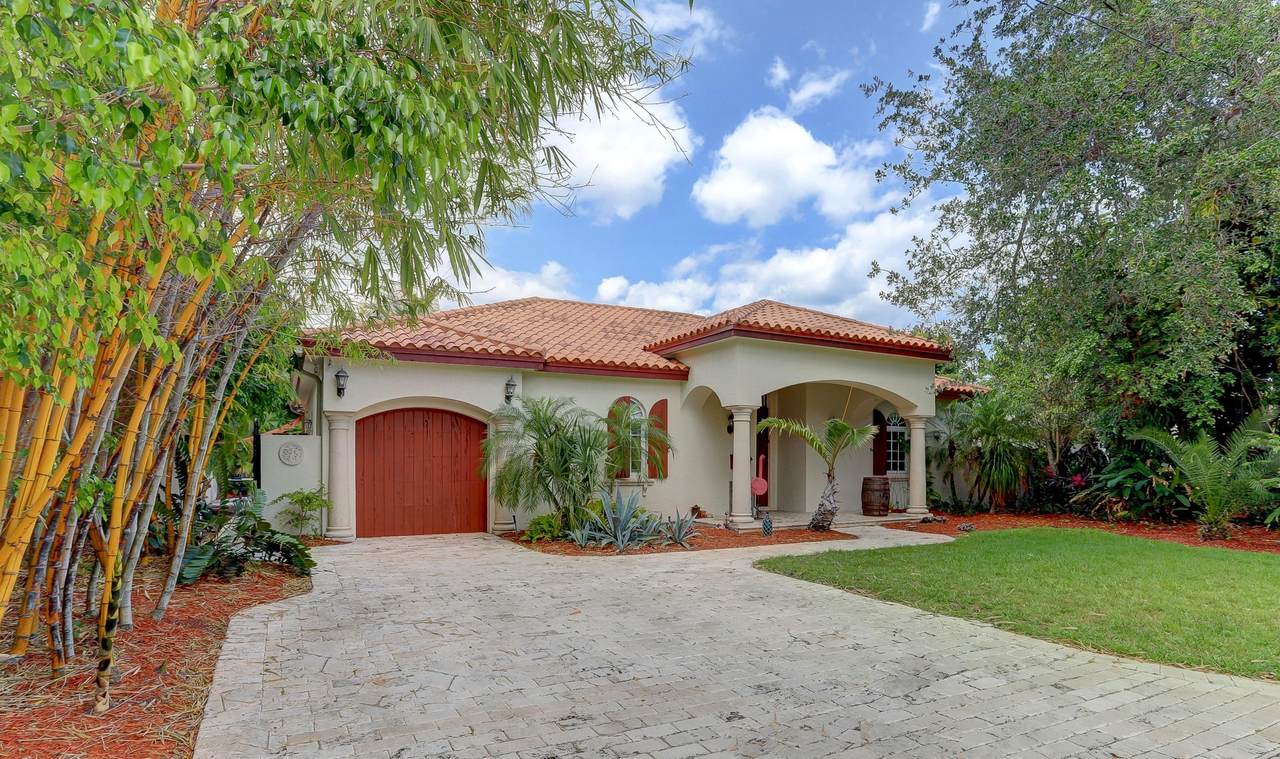 725 6th Street - Photo 1