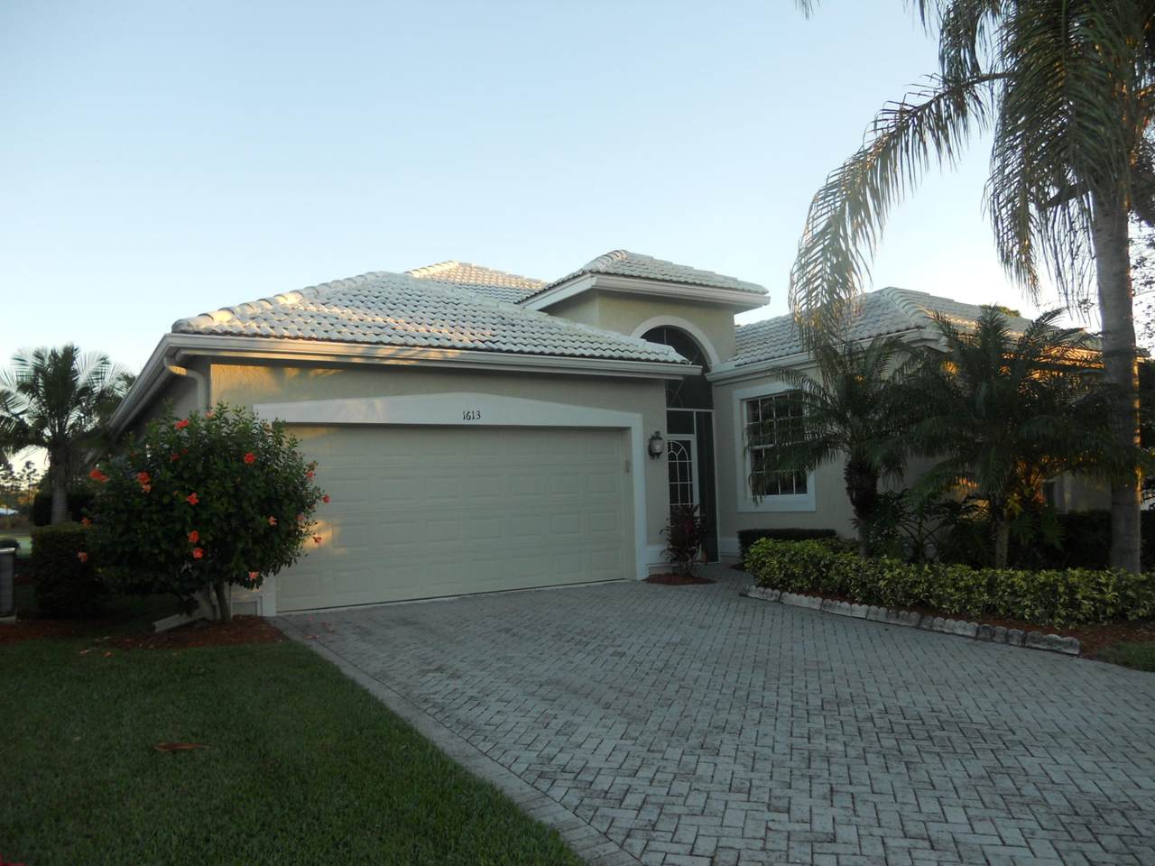 1613 Ballantrae Boulevard - Photo 1 1613 Ballantrae Boulevard - Photo 1