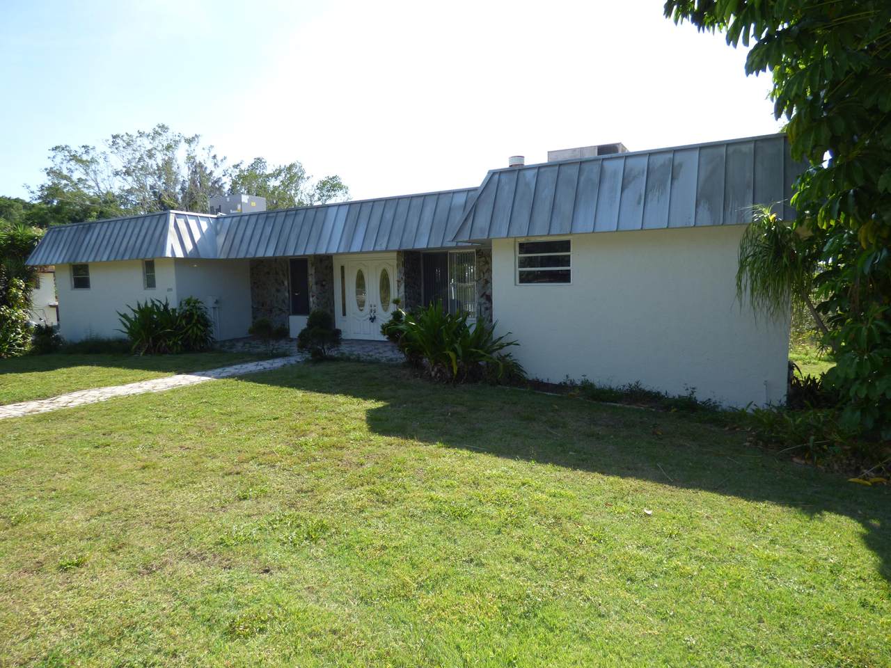6555 Shangri La Lane - Photo 1 6555 Shangri La Lane - Photo 1