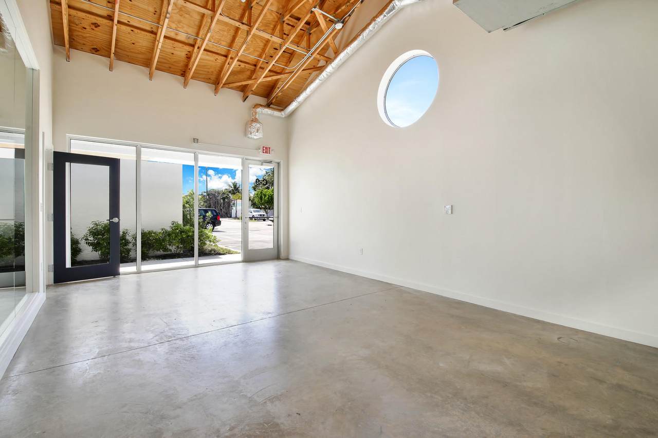 501 Palm Street - Photo 1