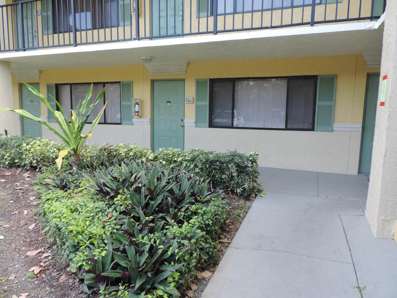 1808 Meadows Circle - Photo 1 1808 Meadows Circle - Photo 1