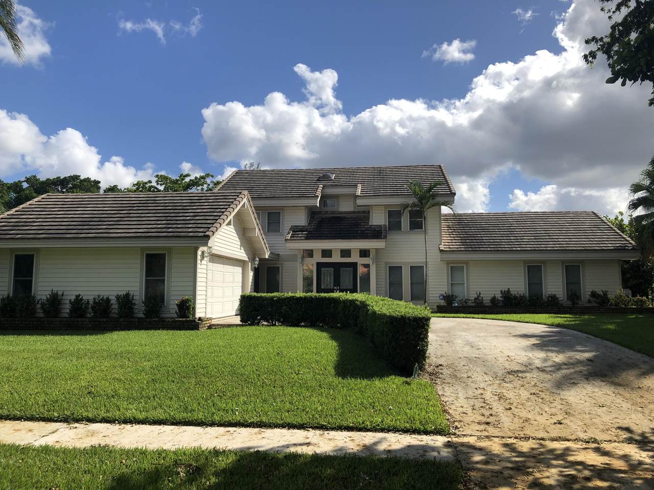 2719 Embassy Drive - Photo 1