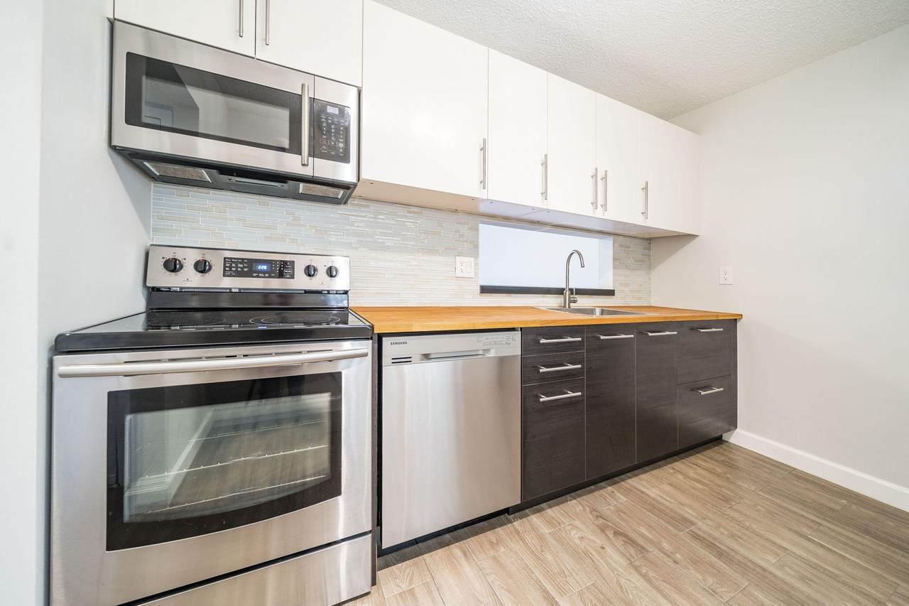 5130 Las Verdes Circle - Photo 1 5130 Las Verdes Circle - Photo 1
