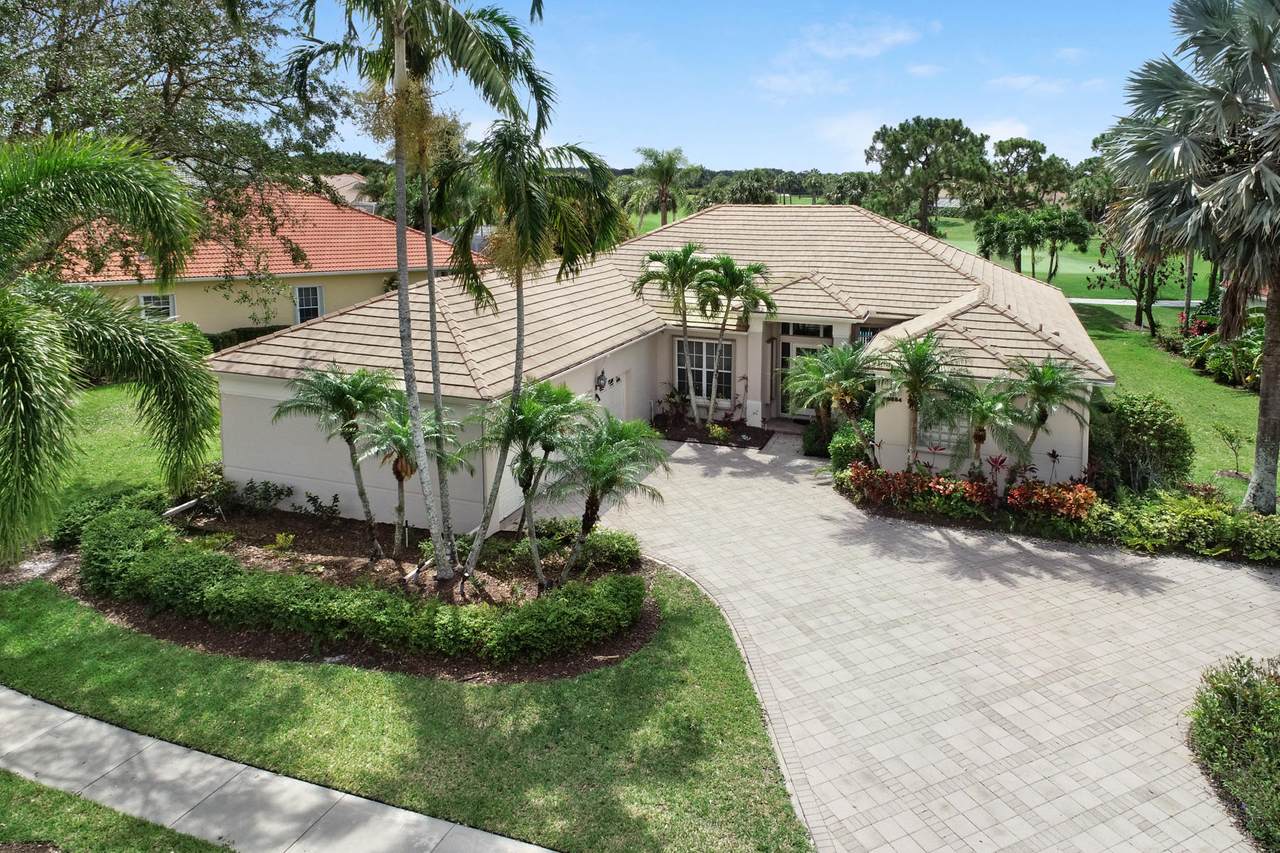 8884 Lakes Boulevard - Photo 1 8884 Lakes Boulevard - Photo 1
