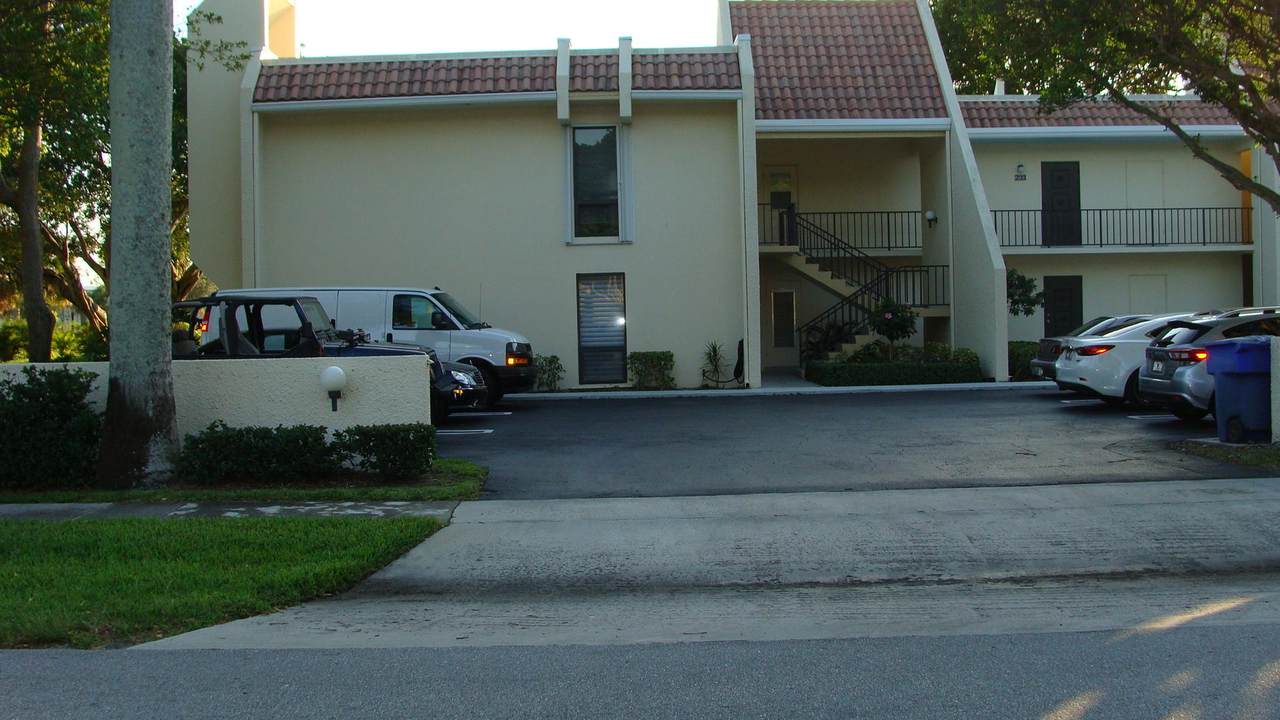 1731 Presidential Way - Photo 1