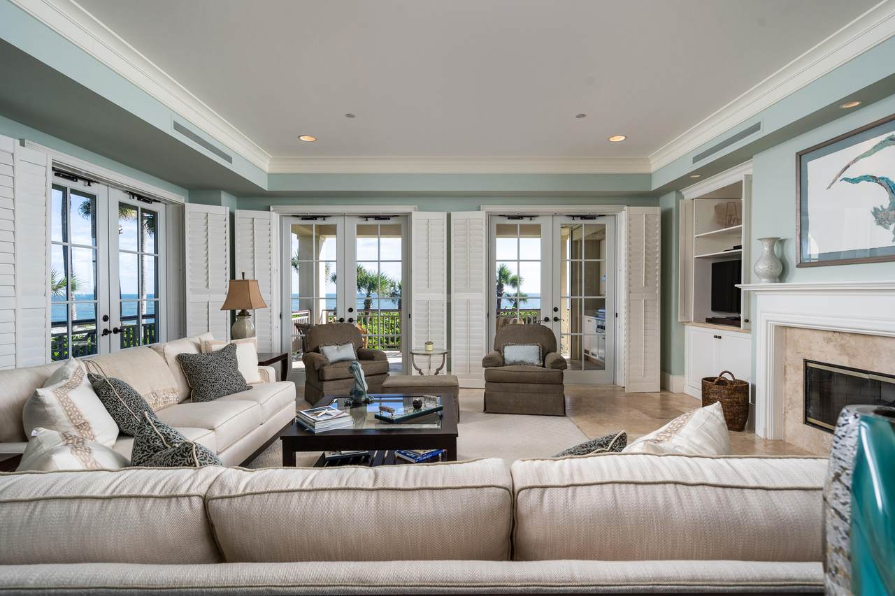 10 Beachside Drive - Photo 1