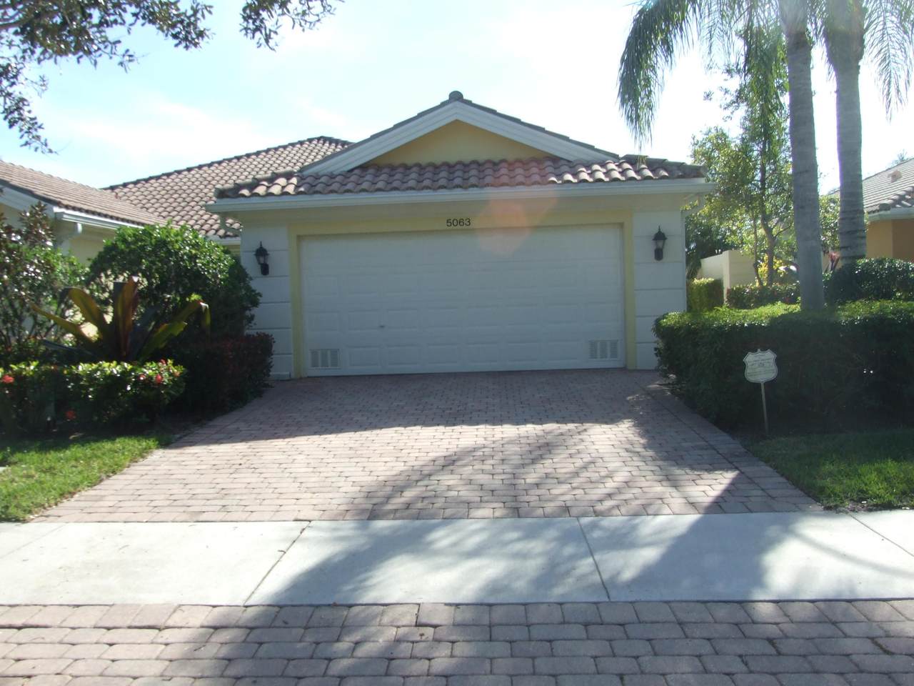 5063 Magnolia Bay Circle - Photo 1 5063 Magnolia Bay Circle - Photo 1