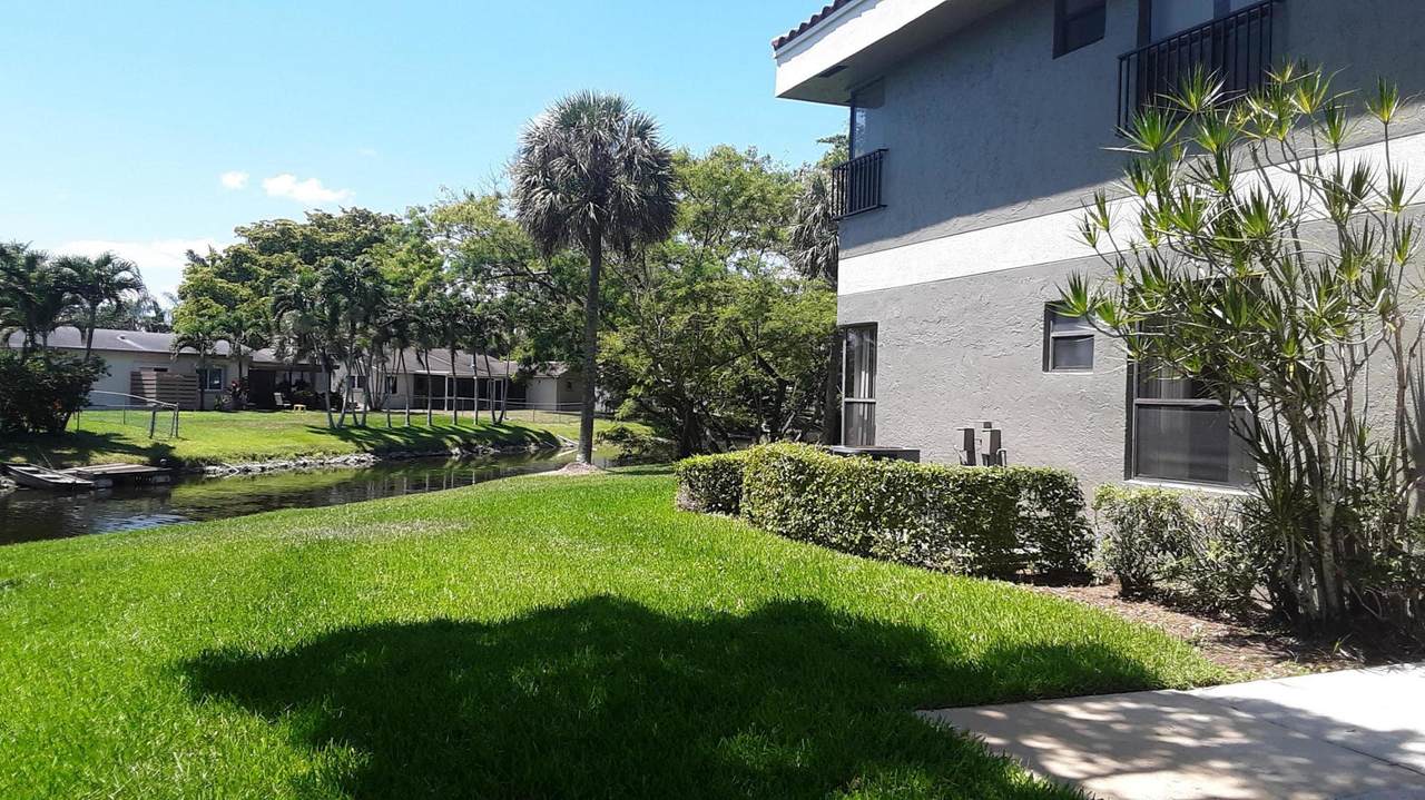 2508 49 Terrace - Photo 1