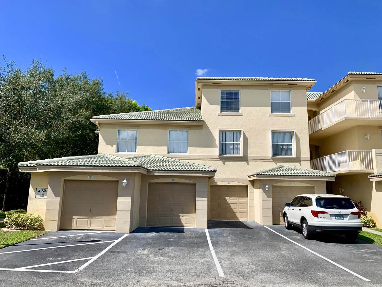 2020 Greenview Shores Boulevard - Photo 1 2020 Greenview Shores Boulevard - Photo 1