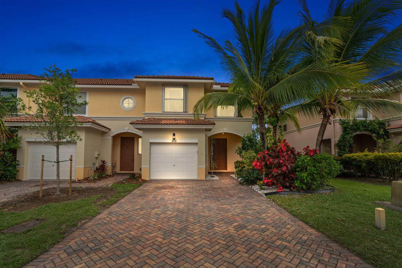 212 Seminole Palms Drive - Photo 1 212 Seminole Palms Drive - Photo 1