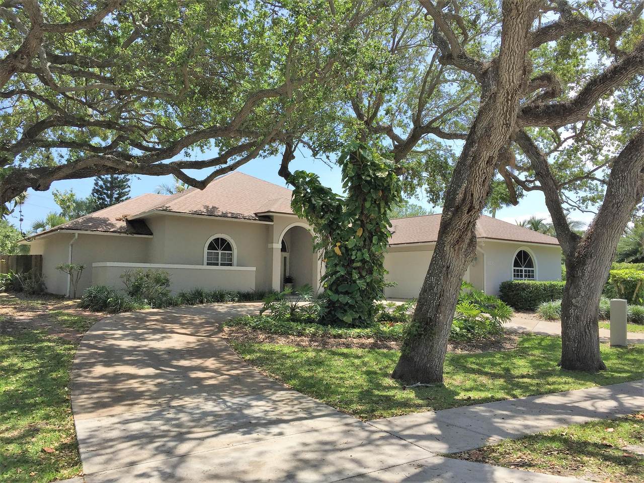 618 Live Oak Road - Photo 1 618 Live Oak Road - Photo 1