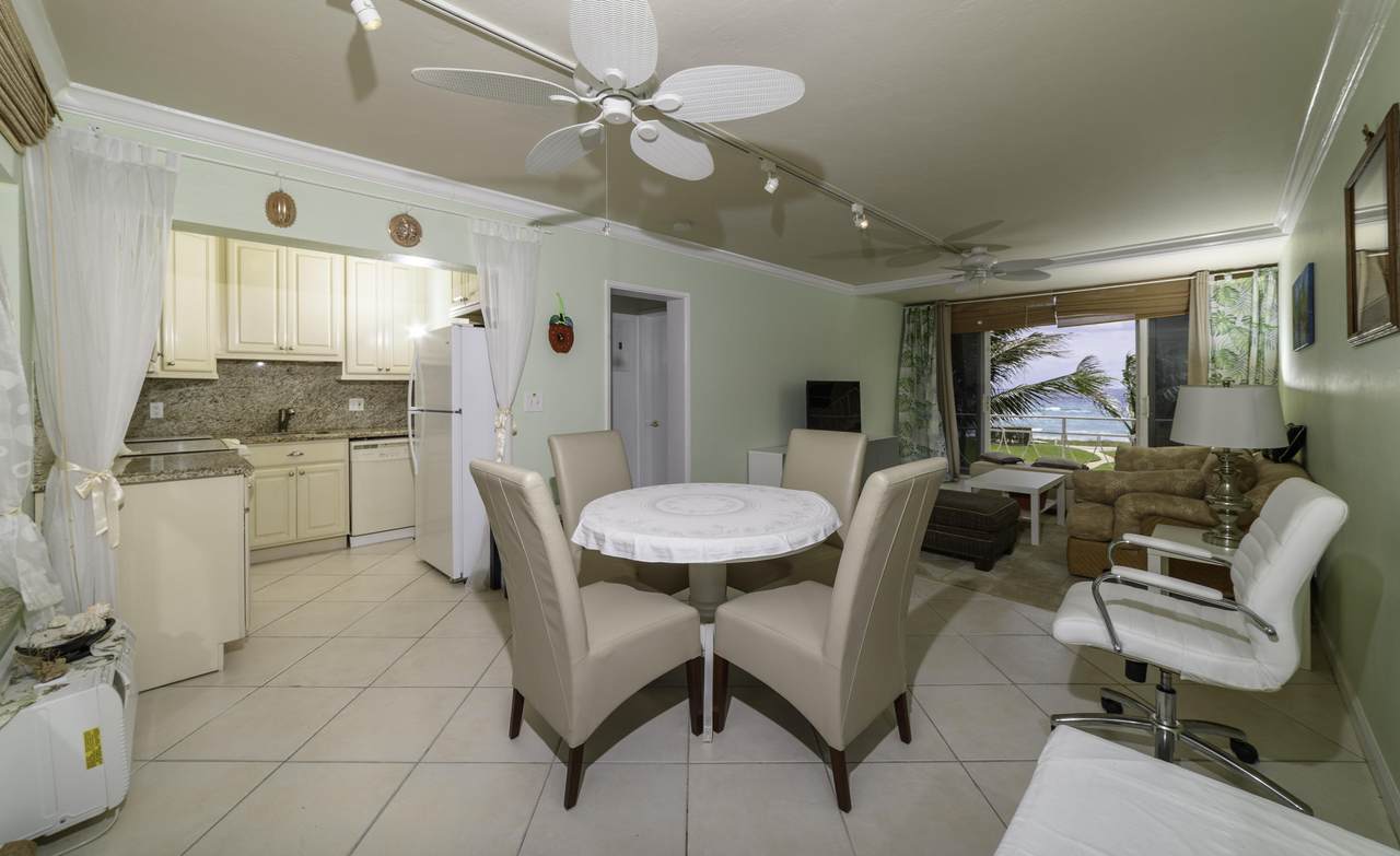 1043 Hillsboro Mile - Photo 1